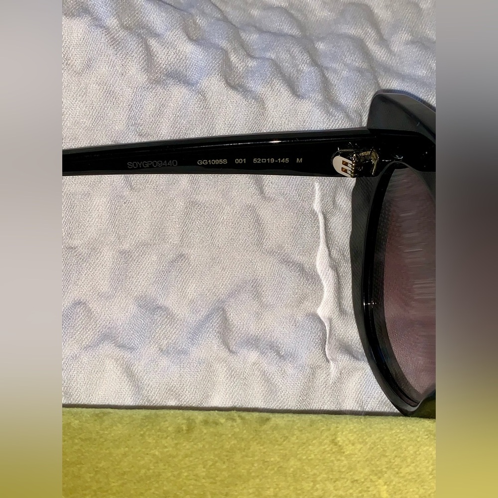 Gucci 52mm Special Edition Rhinestone Cat Eye Sunglasses (Black) - Picture 4 of 4
